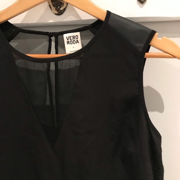 🍷 Vero Moda Tank With Faux Leather Detail - Picture 3 of 4
